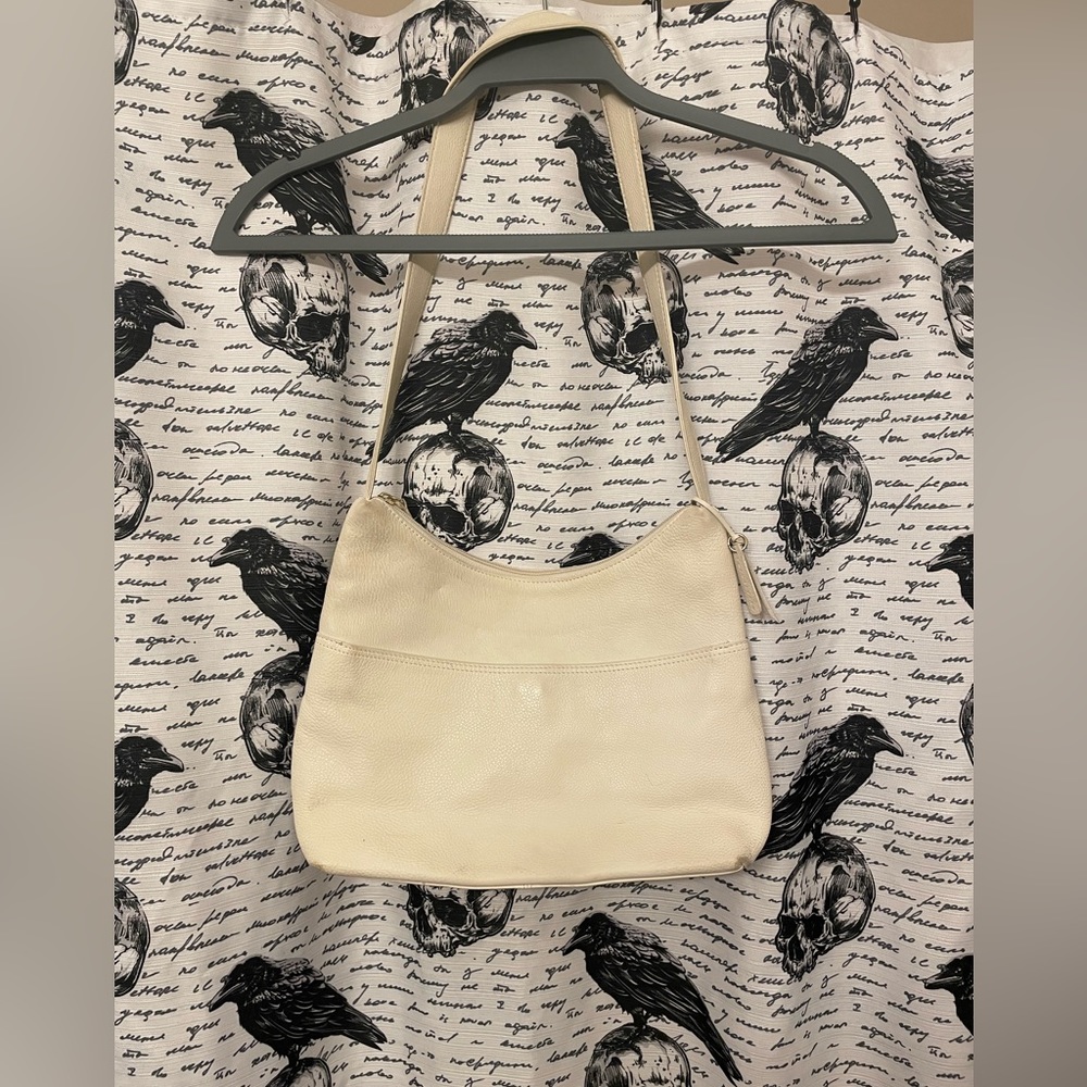 Cream/white leather bag